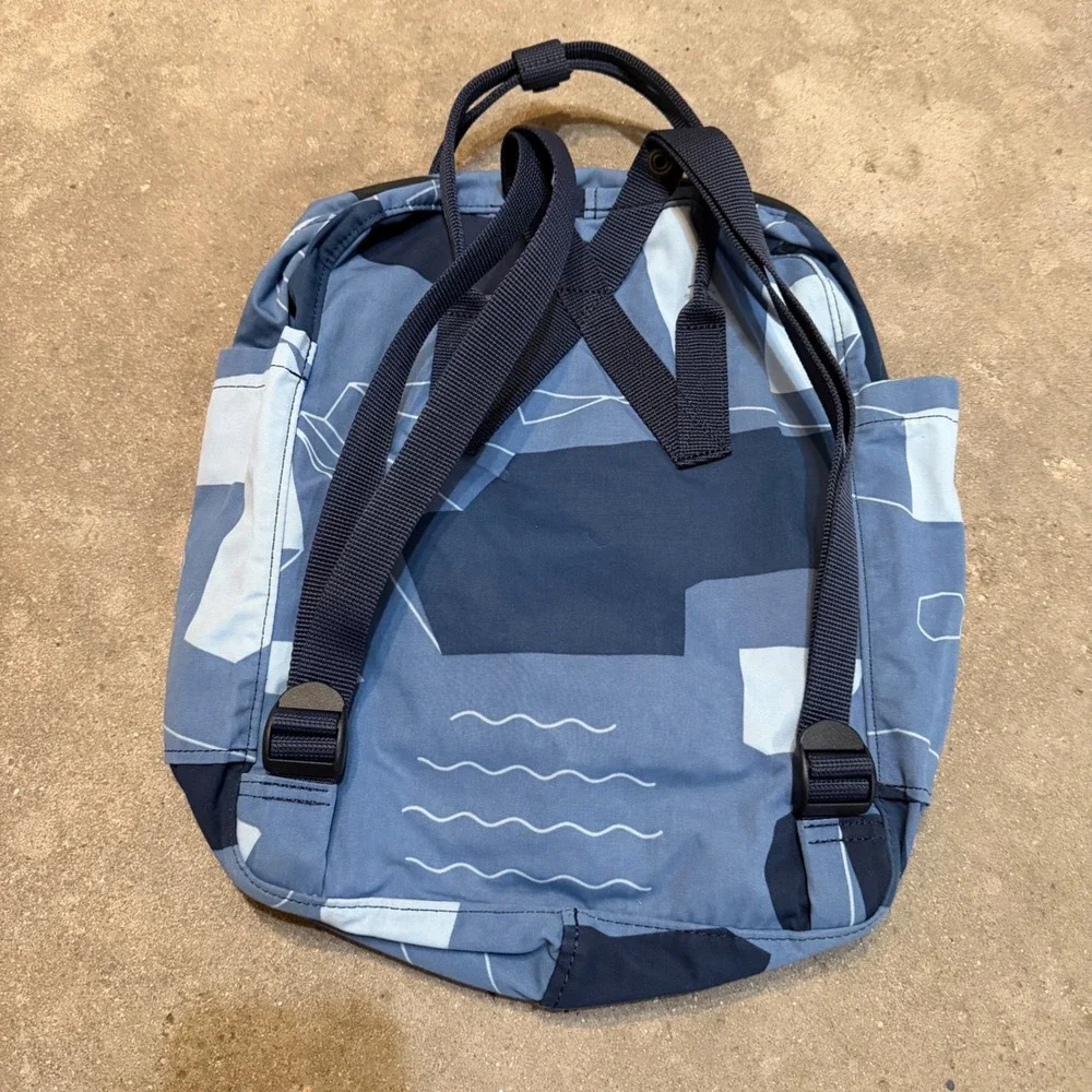 Fjallraven Kanken Art Backpack Unisex Small Blue Linn Fritz Ocean Surface‎ 23610